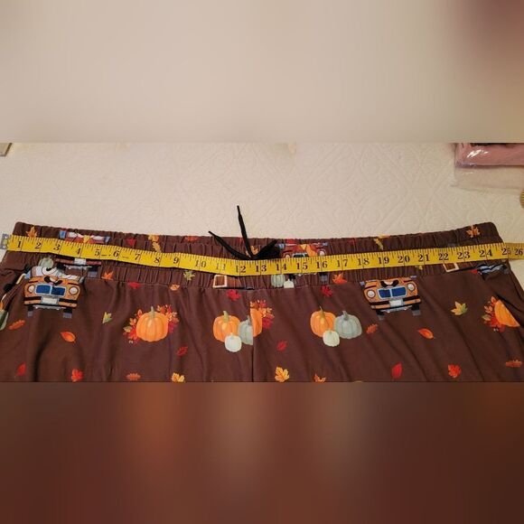 #088 Fall School Bus Joggers  Size: TC3 (26W -28W)🍁🍁 - Picture 7 of 8